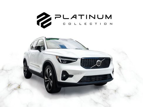 Used 2025 Volvo XC40 B5 Plus w/ Protection Package Premier AWD/4WD image 1