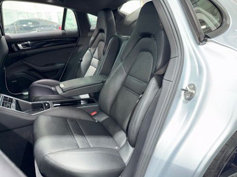 Used 2018 Porsche Panamera RWD image 13