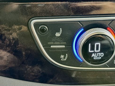 Used 2017 Audi Q7 3.0T Prestige AWD/4WD image 5