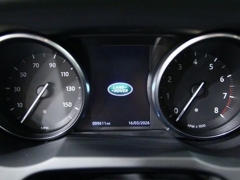 Used 2016 Land Rover Range Rover Evoque SE image 18