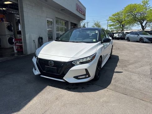Used 2023 Nissan Sentra SR w/ Midnight Edition Package FWD image 5