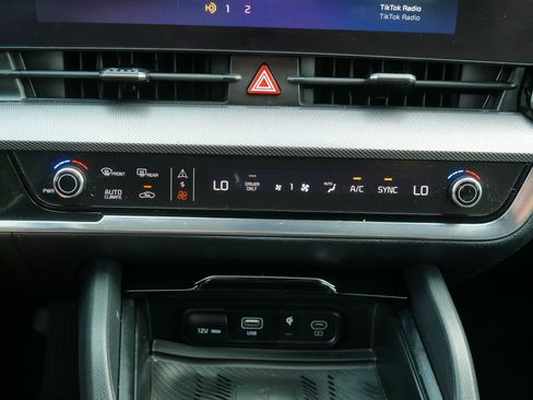Certified 2024 Kia Sportage SX Prestige AWD/4WD image 23