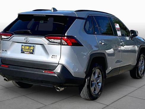 Used 2025 Toyota RAV4 XLE AWD/4WD image 12