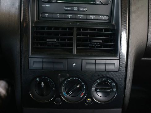 Used 2009 Ford Explorer Sport Trac XLT image 32