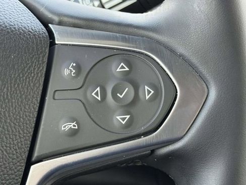 Used 2023 Chevrolet Traverse LT image 23