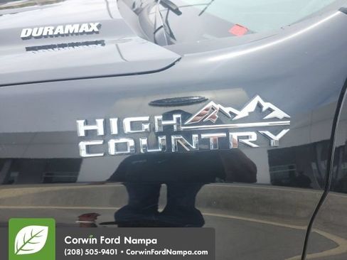 Used 2022 Chevrolet Silverado 1500 High Country AWD/4WD image 15