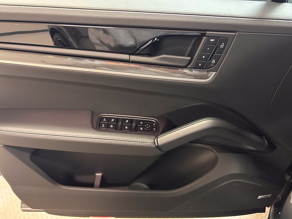 Certified 2026 Porsche Cayenne S AWD/4WD image 8
