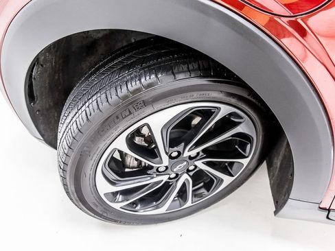 Used 2022 Chevrolet Bolt EUV Premier w/ Sun & Sound Package FWD image 10