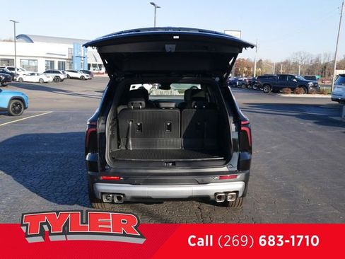 New 2026 Chevrolet Traverse LT w/ Driver Confidence Package AWD/4WD image 15