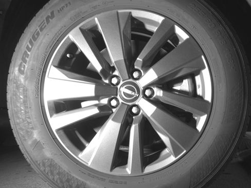 Used 2025 Nissan Pathfinder SV image 13