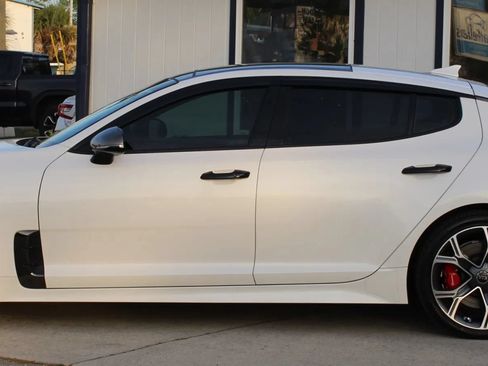 Used 2018 Kia Stinger GT2 RWD image 2