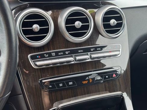 Used 2020 Mercedes-Benz GLC 300 4MATIC image 33
