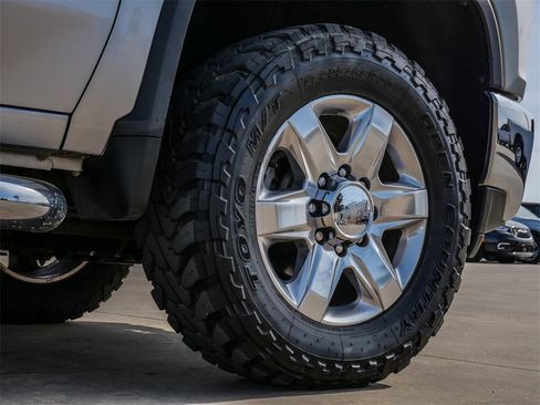 Used 2020 Chevrolet Silverado 2500 LTZ w/ LTZ Premium Package image 9