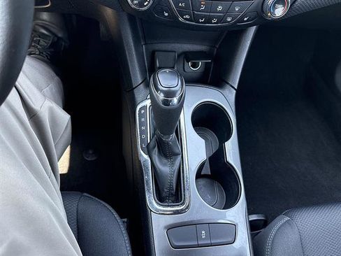 Used 2018 Chevrolet Cruze LT w/ Convenience Package FWD image 51