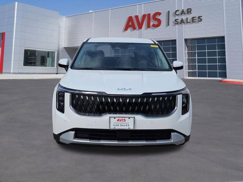 Used 2025 Kia Carnival image 10