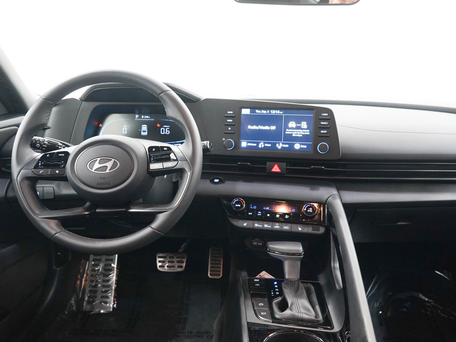 Certified 2026 Hyundai Elantra SEL Sport Premium FWD image 14