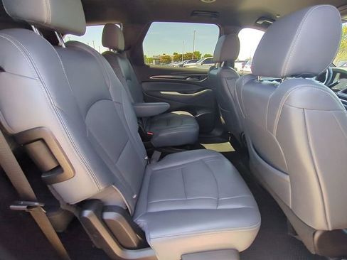 Used 2024 Buick Enclave Premium image 27