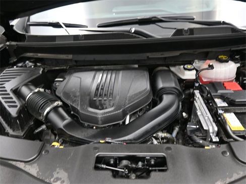 Used 2025 GMC Acadia Elevation image 33