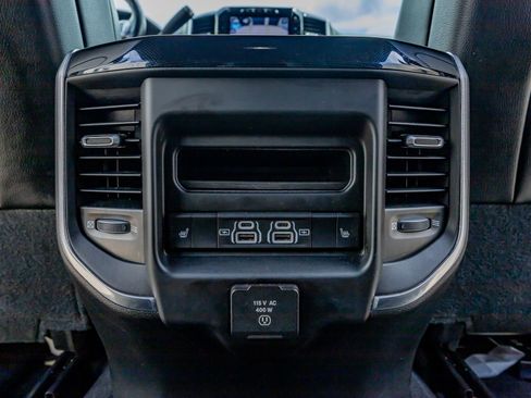 Used 2021 RAM 2500 Laramie AWD/4WD image 32