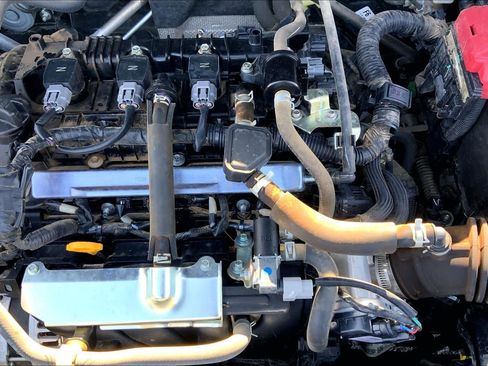 Used 2023 Nissan Kicks SR w/ SR Premium Package FWD image 33