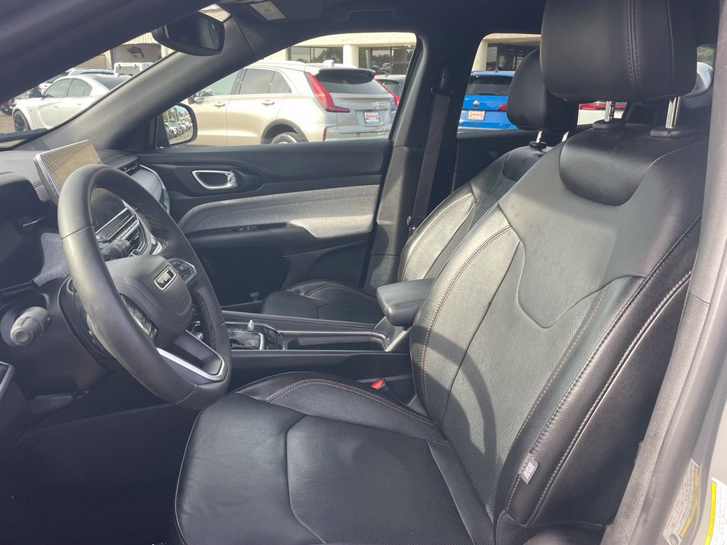 Used 2023 Jeep Compass Latitude AWD/4WD image 2