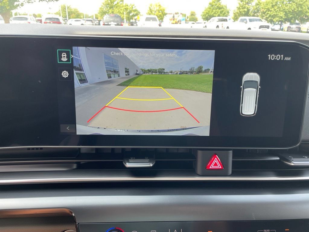 New 2027 Kia Carnival FWD image 21