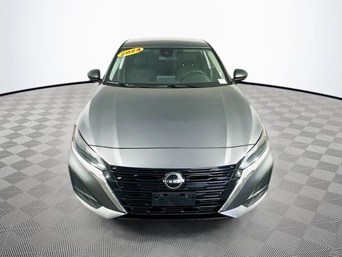 Used 2024 Nissan Altima 2.5 SV FWD image 4