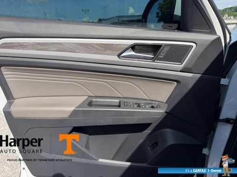 Used 2023 Volkswagen Atlas Cross Sport SE w/ Panoramic Sunroof Package FWD image 17