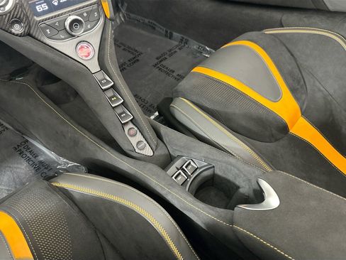 Used 2022 McLaren 720S Performance RWD image 13
