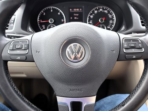 Used 2014 Volkswagen Passat TDI SE FWD image 29