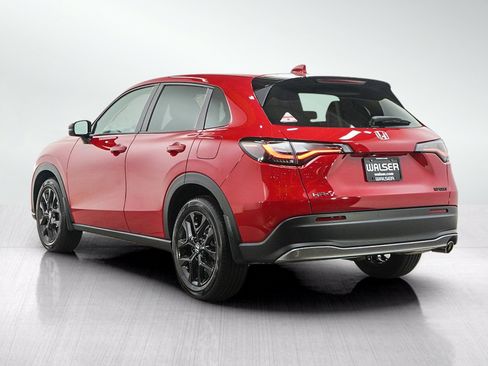 Used 2023 Honda HR-V Sport image 3