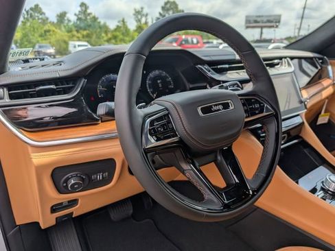 New 2026 Jeep Grand Cherokee L Summit AWD/4WD image 33