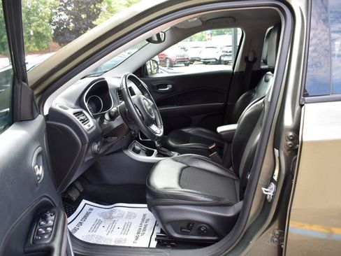 Used 2018 Jeep Compass Latitude w/ Popular Equipment Group AWD/4WD image 32