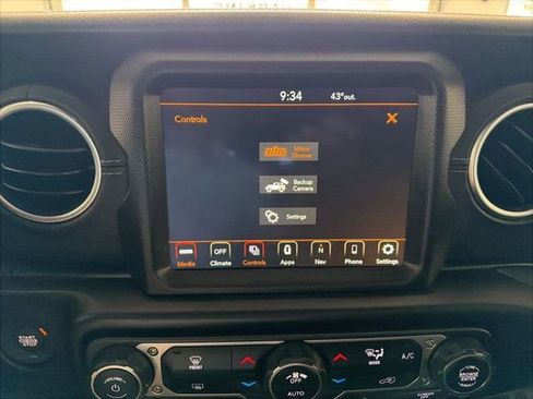 Used 2021 Jeep Wrangler Unlimited Sahara w/ Uconnect 4C Nav & Sound Group AWD/4WD image 24