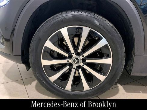 Certified 2022 Mercedes-Benz GLB 250 4MATIC image 11