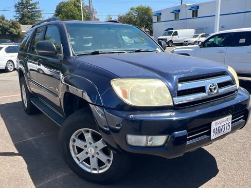 Used 2005 Toyota 4Runner SR5 AWD/4WD image 3