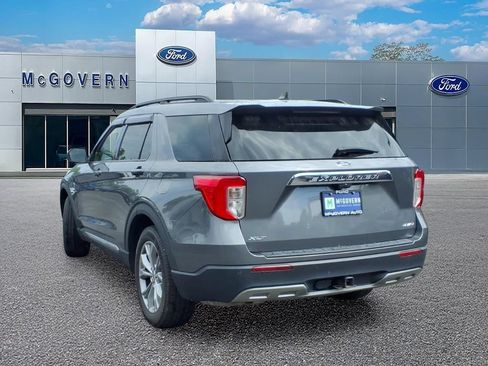 Used 2022 Ford Explorer XLT w/ Equipment Group 202A AWD/4WD image 8