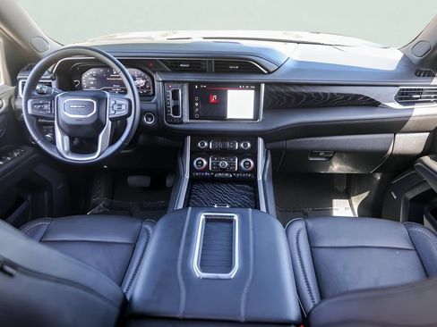 Used 2023 GMC Yukon XL Denali AWD/4WD image 29