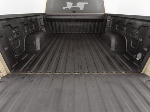 Used 2022 GMC Sierra 1500 Elevation image 32