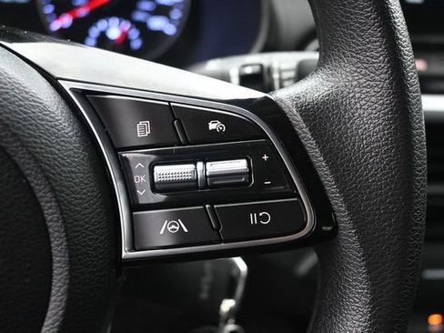 Used 2023 Kia Forte LXS FWD image 6