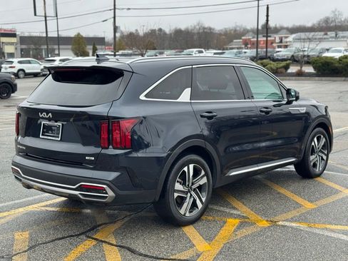 Used 2023 Kia Sorento SX Prestige w/ Panoramic Sunroof Package image 6