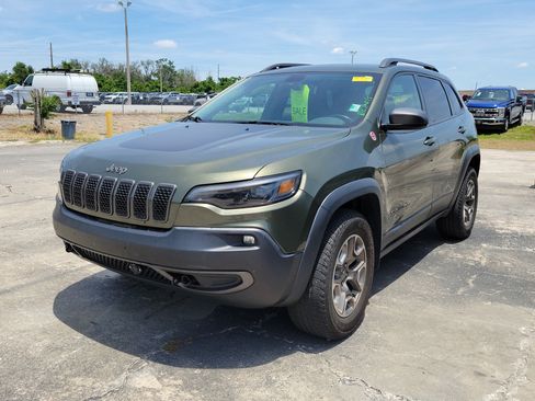 Used 2020 Jeep Cherokee Trailhawk w/ Cold Weather Group AWD/4WD image 3
