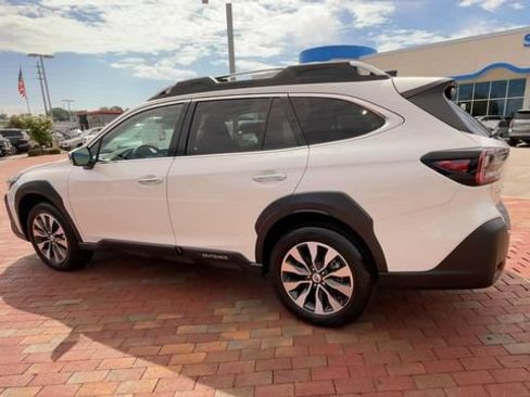 Used 2025 Subaru Outback Touring AWD/4WD image 7