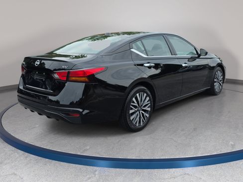 Used 2024 Nissan Altima 2.5 SV FWD image 5