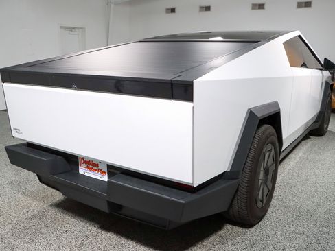 Used 2024 Tesla Cybertruck AWD Crew Cab image 7