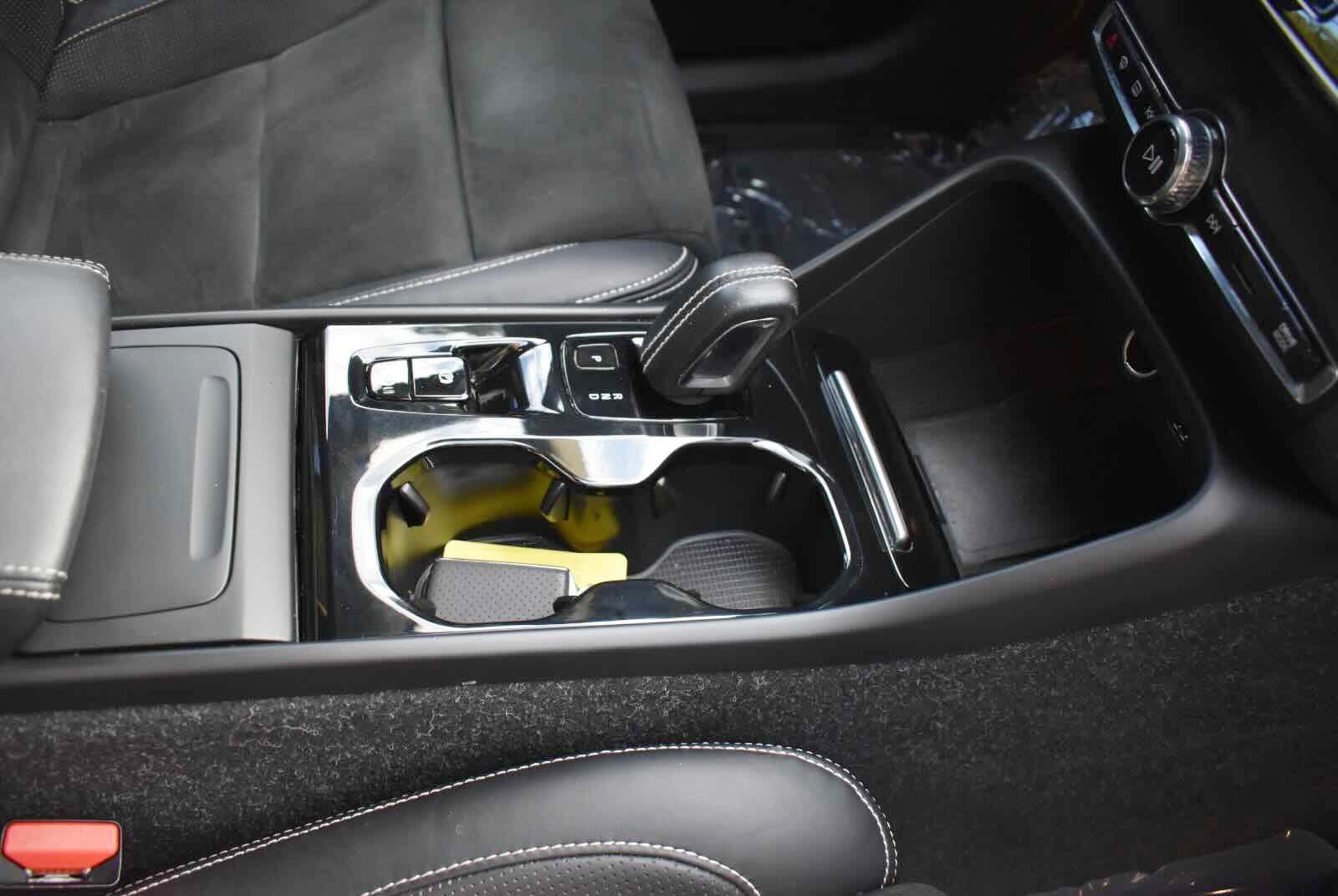 Used 2019 Volvo XC40 T5 R-Design AWD/4WD image 46