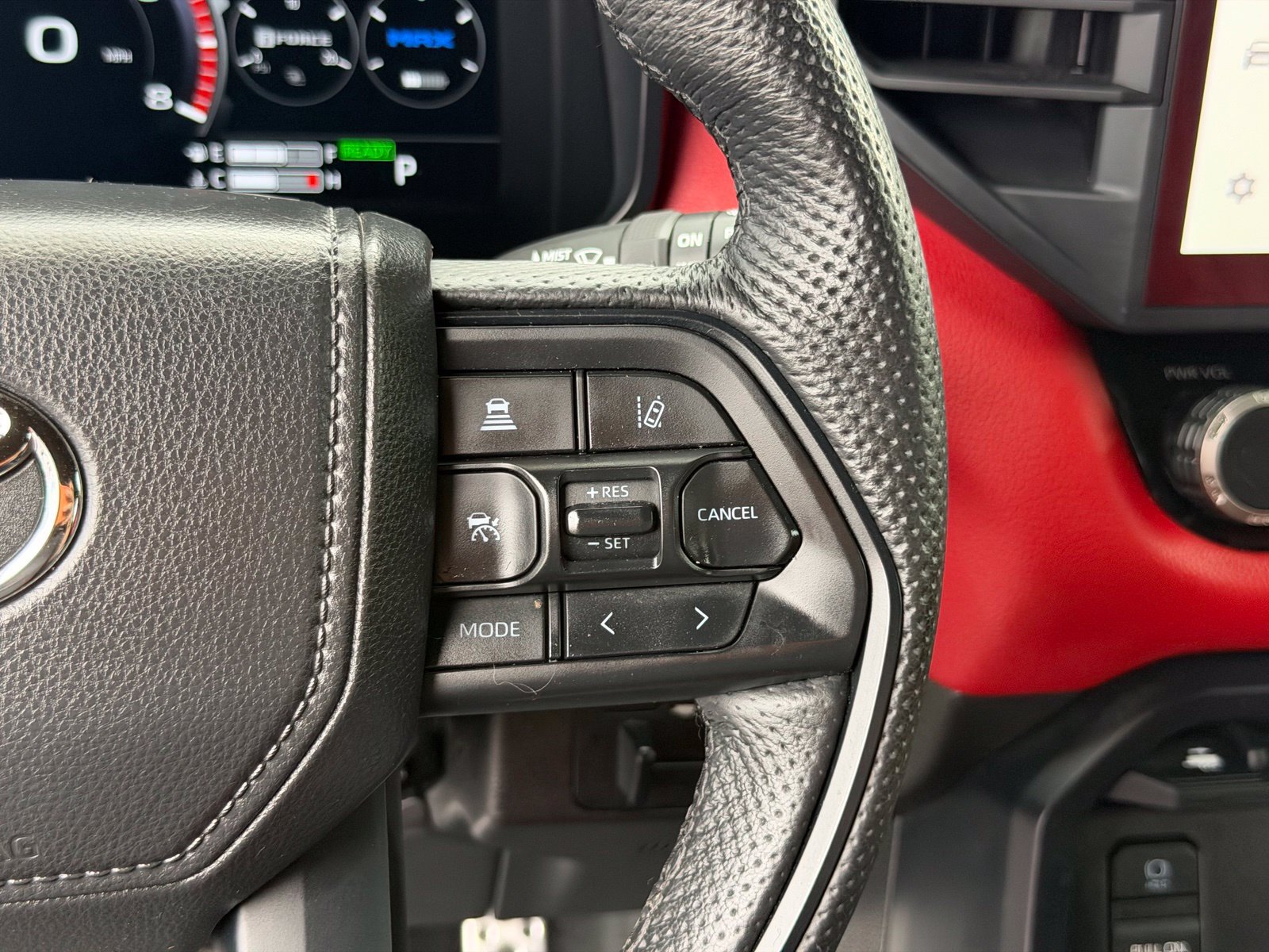 Used 2025 Toyota Sequoia TRD Pro AWD/4WD image 18