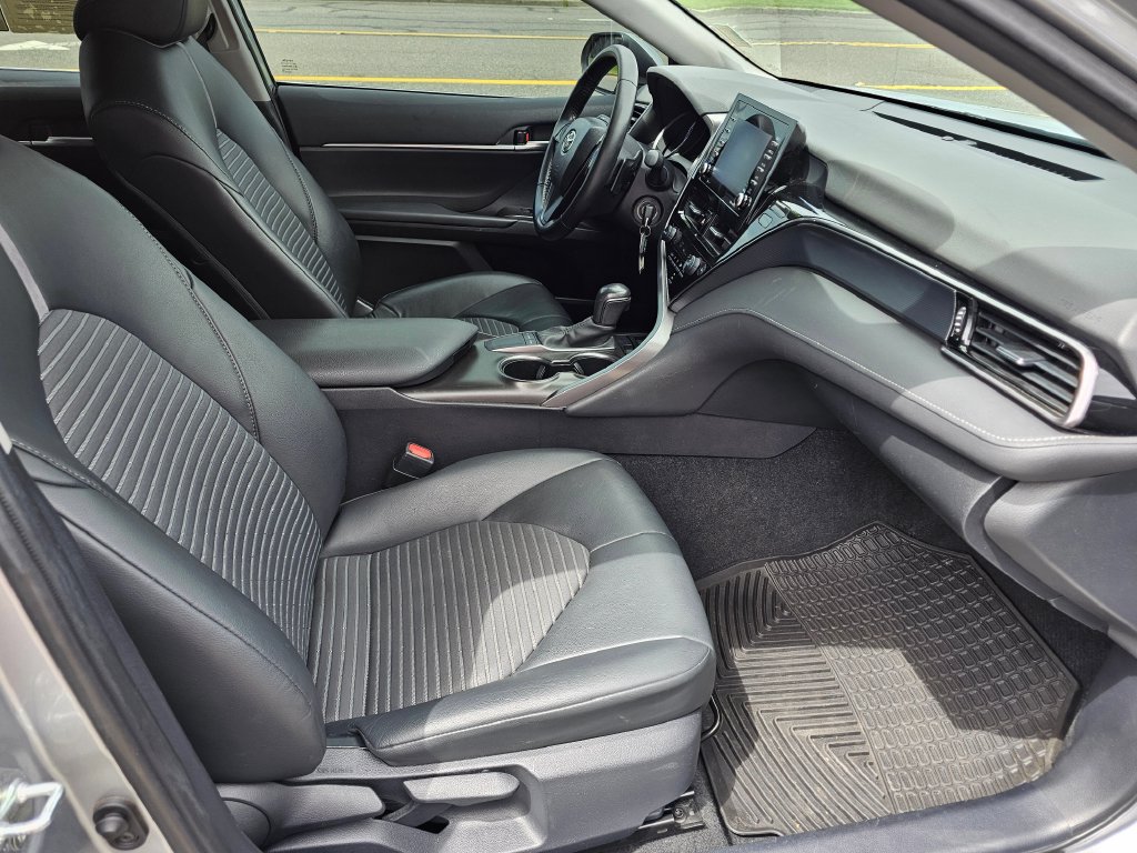 Used 2024 Toyota Camry SE FWD image 9