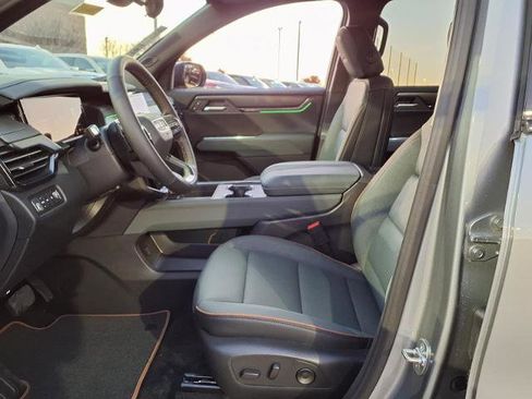 New 2026 GMC Acadia AT4 w/ Luxury Package image 18