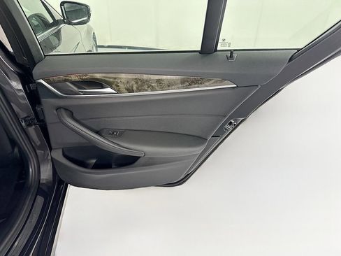 Used 2020 BMW 530e RWD image 27